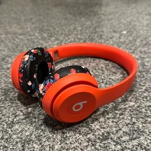 Beats Solo Wireless Red Edition - Used (like new)
